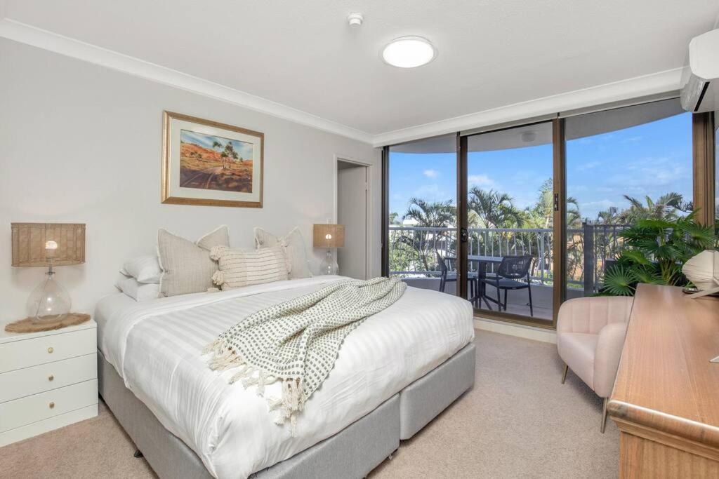 Seahaven Beachfront On Albatross Apartment
